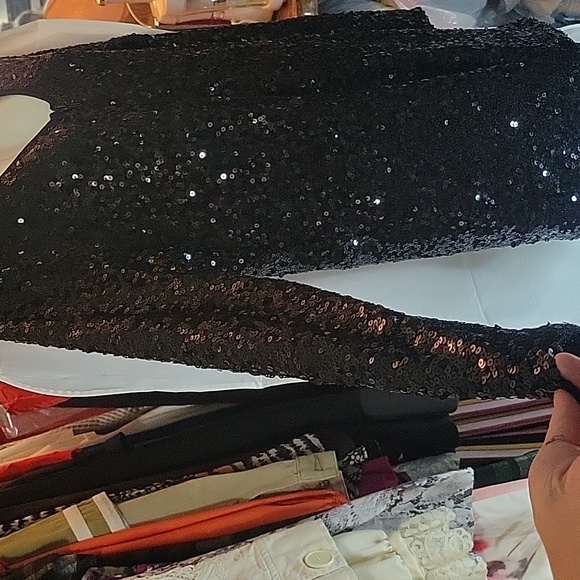 Sequined long sleeved/shorts romper - Picture 6 of 7